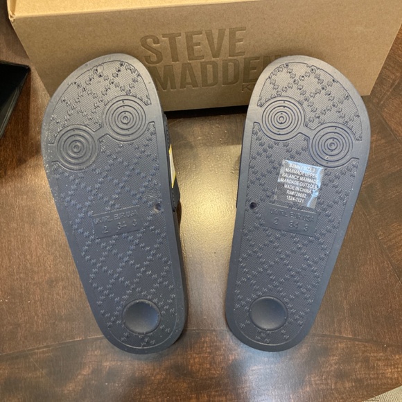 Steve Madden Kids size 3 Navy slides NWT - Picture 2 of 6